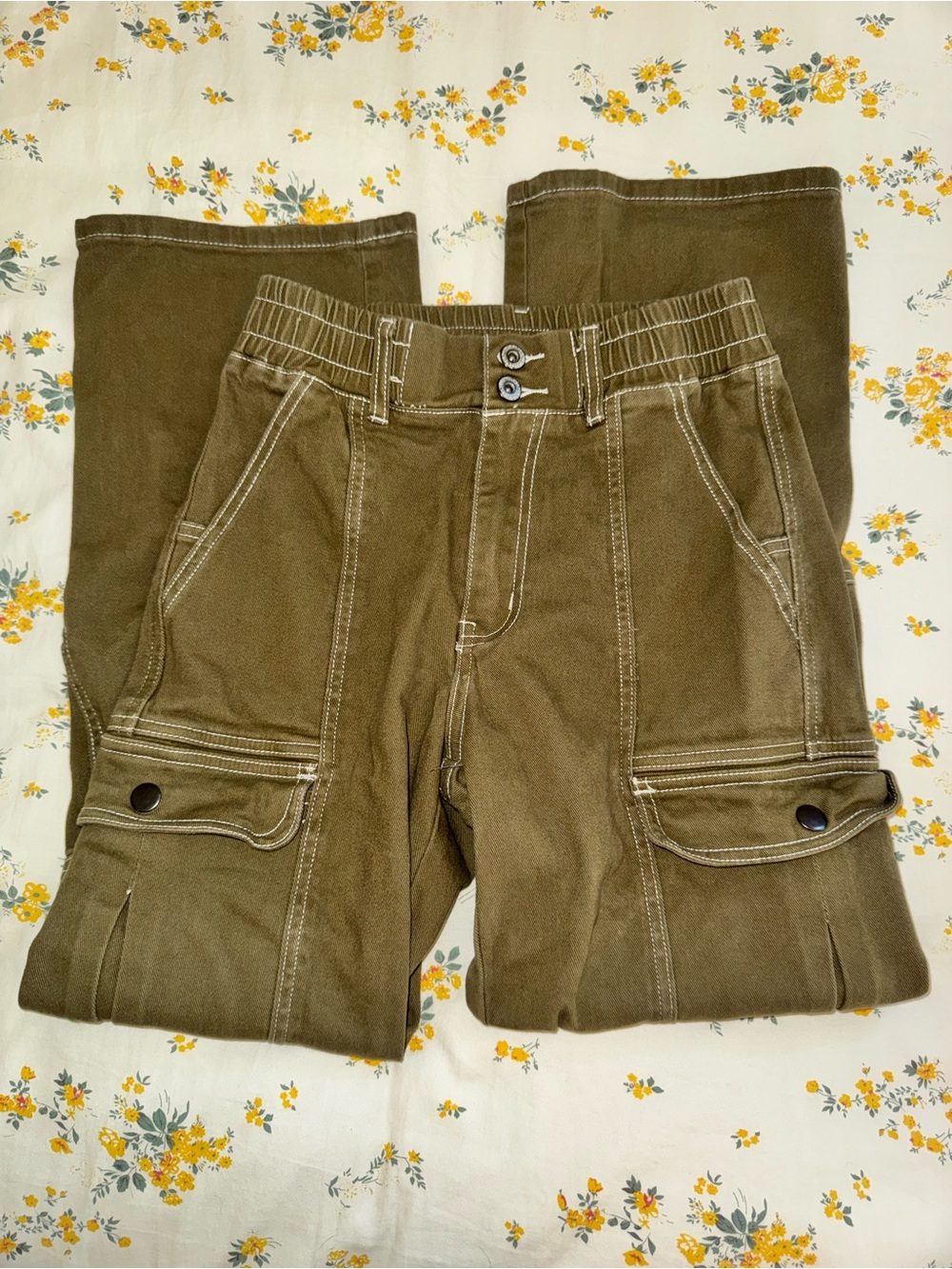 Women’s Olive Cargo Pants with Contrast Topstitching
